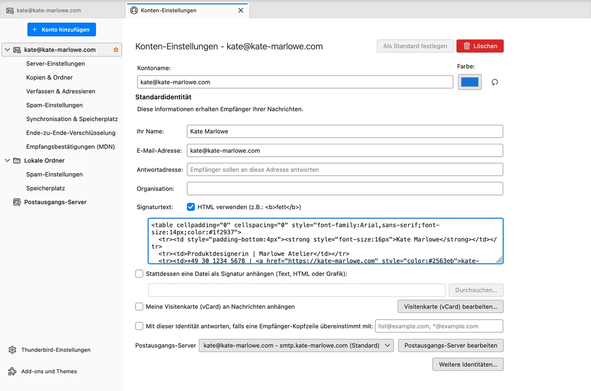 Thunderbird Konten-Einstellungen mit markiertem Konto links, Feld „Signaturtext“ und Haken „HTML verwenden“