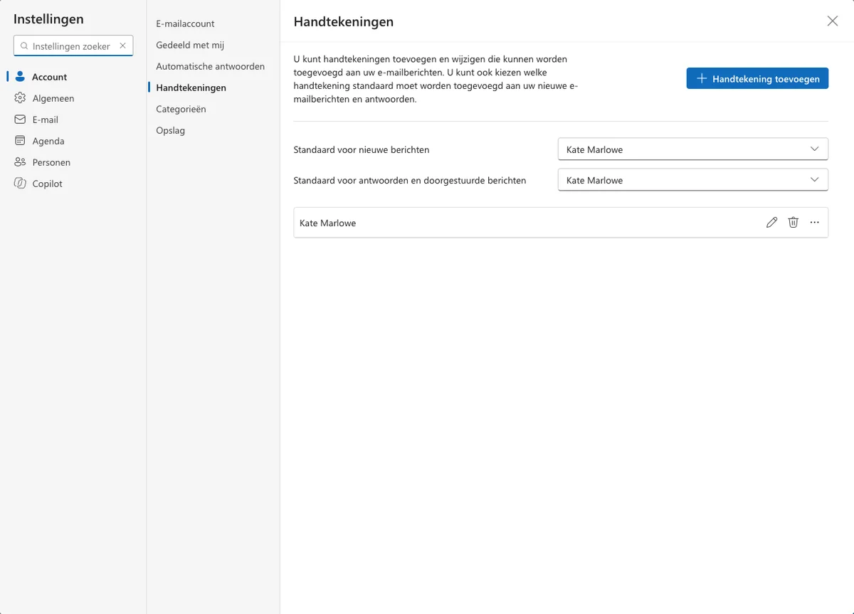 Outlook-instellingen, Account > Handtekeningen, met de standaardhandtekeningen